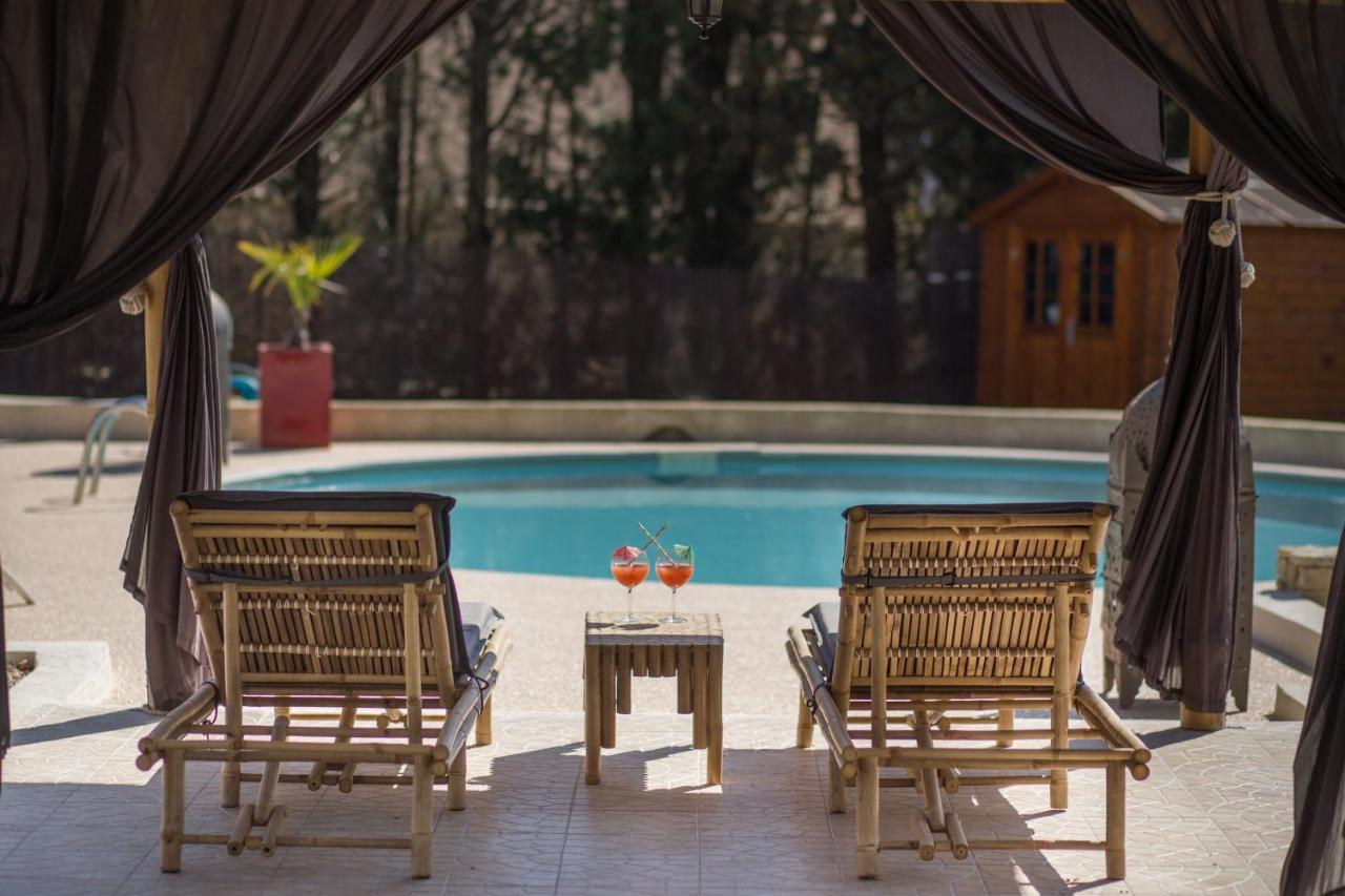 El Sama-In , Piscine Chauffee Villa LʼIsle-sur-la-Sorgue Екстериор снимка